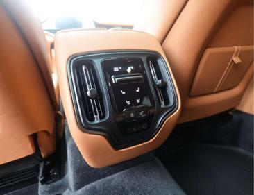 Aston Martin DBX 4.0 V8 707 — photo 31