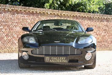 Aston Martin Vanquish V12 — photo 18