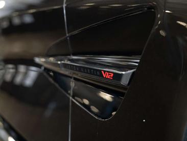 Aston Martin Vanquish Volante — photo 21