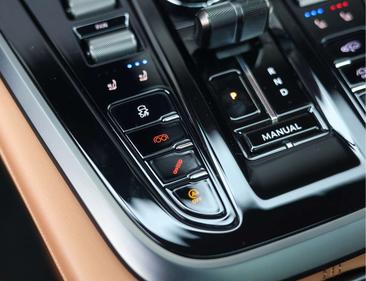 Aston Martin DBX 4.0 V8 707 — photo 45