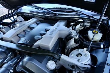 Aston Martin Vanquish V12 — photo 23