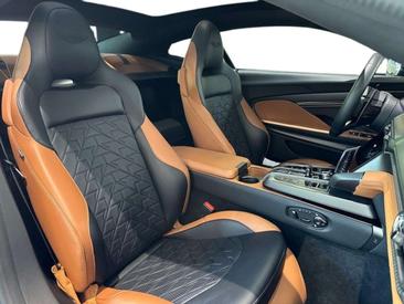 Aston Martin V12 Vanquish Coupé 5.2 Auto — photo 16