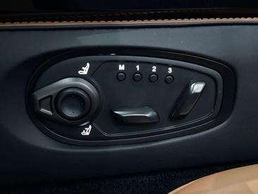 Aston Martin V12 Vanquish Coupé 5.2 Auto — photo 20