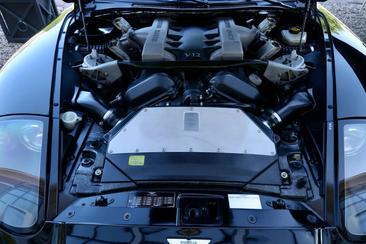 Aston Martin Vanquish V12 — photo 31