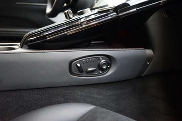 Aston Martin V8 Carbon Paket — photo 47
