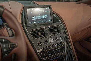 Aston Martin DBS Volante 5.2 V12 ULTIMATE — photo 27