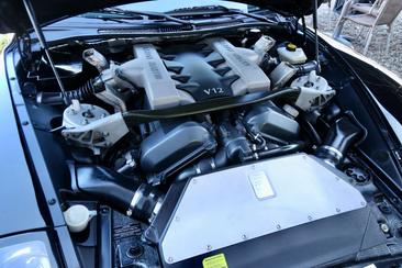 Aston Martin Vanquish V12 — photo 35