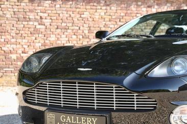 Aston Martin Vanquish V12 — photo 36