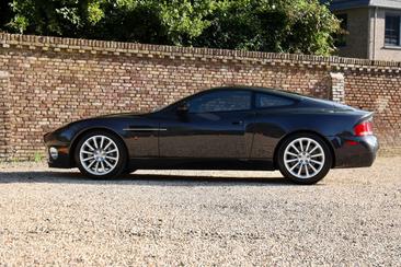 Aston Martin Vanquish 5.9 V12 — photo 35