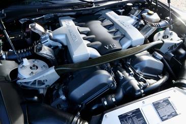 Aston Martin Vanquish 5.9 V12 — photo 37