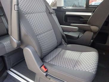 Volkswagen Multivan — photo 9