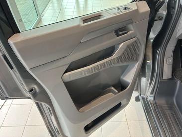 Volkswagen Multivan BEV Life — photo 5