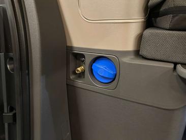 Volkswagen Multivan California — photo 17