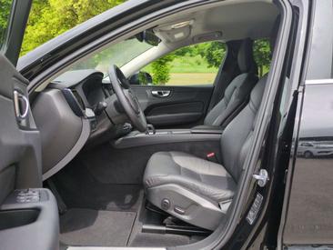 Volvo XC60 B4 Core — photo 5