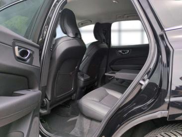Volvo XC60 B4 Core — photo 7