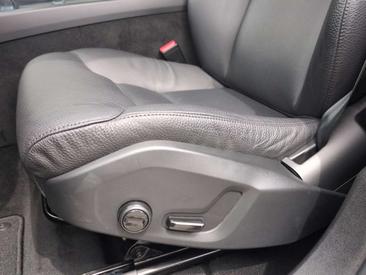 Volvo XC60 B4 Core — photo 11