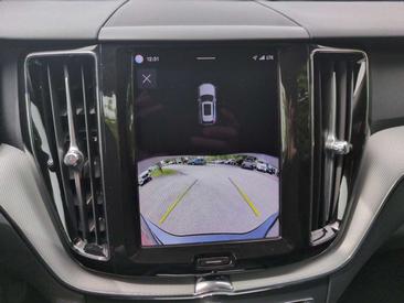 Volvo XC60 B4 Core — photo 19
