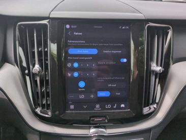 Volvo XC60 B4 Core — photo 20