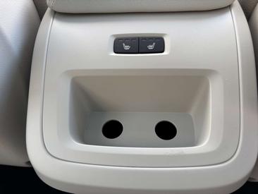 Volvo XC60 T6 Recharge Core — photo 15