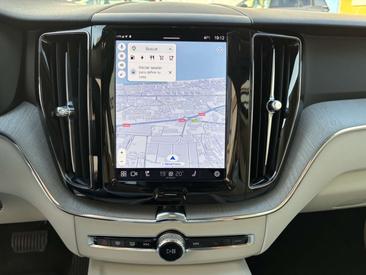Volvo XC60 T6 Recharge Core — photo 29