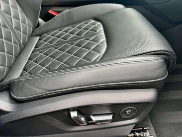 Audi Q8 S Line 50 TDI — photo 12