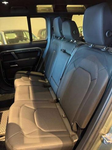 Land Rover Defender D200 — photo 8