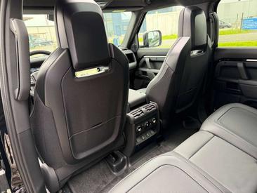 Land Rover Defender 110 Black Edition 4.4 V8 MHEV P635 — photo 24