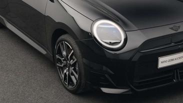 Mini Cooper SE JCW — photo 33
