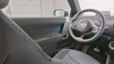 Mini Cooper SE JCW — photo 36