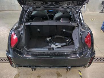 Mini Cooper SE JCW — photo 41