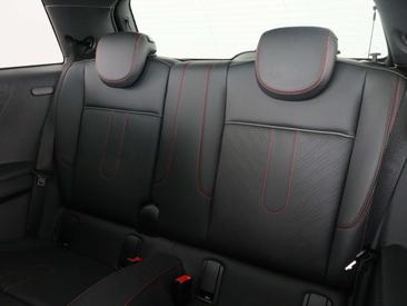 Mini Cooper JCW — photo 22