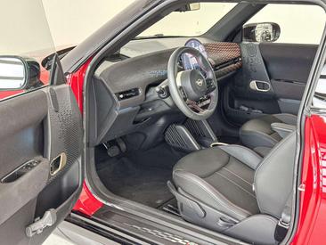 Mini Cooper SE JCW — photo 7