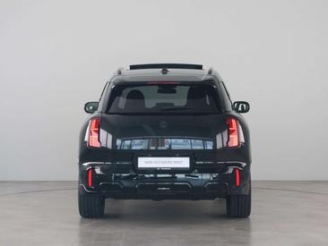 Mini Countryman JCW Electric — photo 5