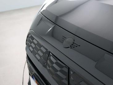 Mini Countryman JCW Electric — photo 21