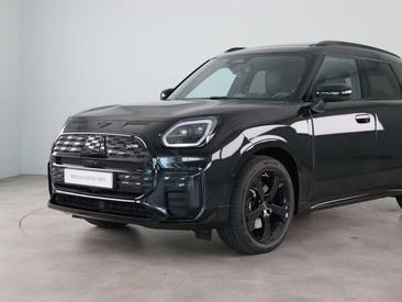 Mini Countryman JCW Electric — photo 26