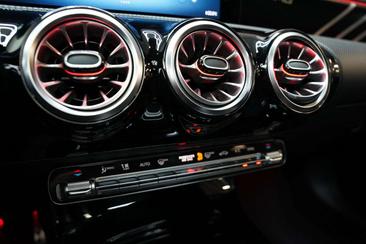 Mercedes Classe A45 AMG 45 — photo 44
