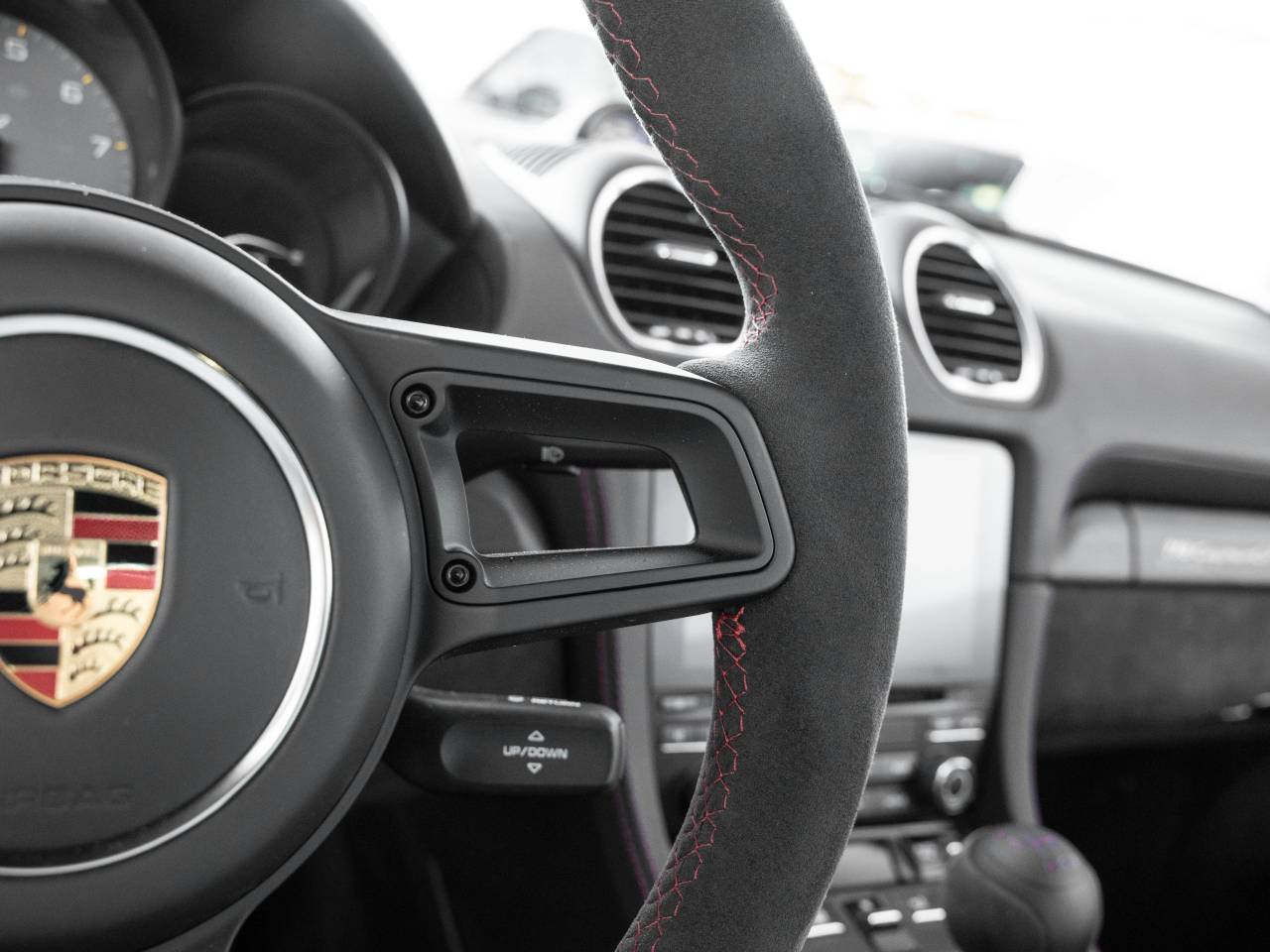Porsche 718 type 982 Cayman GT4 - 2020 - Joinsteer - #33