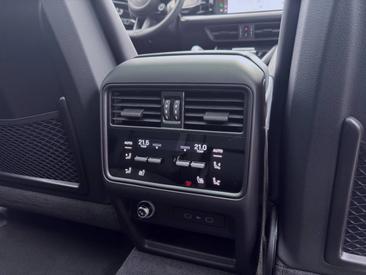 Porsche Cayenne III S E-Hybrid Coupé — photo 27