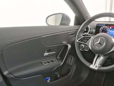 Mercedes CLA 200 — photo 8