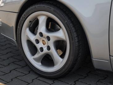 Porsche 993 Carrera Cabriolet — photo 9