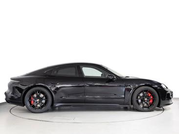 Porsche Taycan ph2 GTS — photo 8