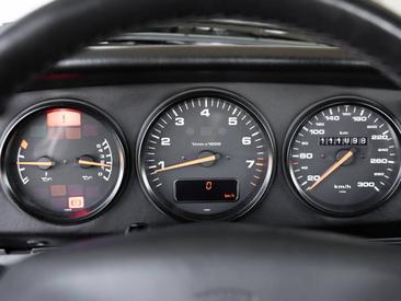 Porsche 993 Carrera Cabriolet — photo 15