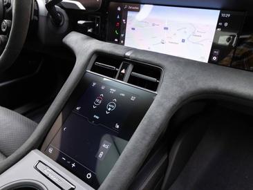 Porsche Taycan ph2 GTS — photo 19