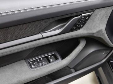 Porsche Taycan ph2 GTS — photo 22