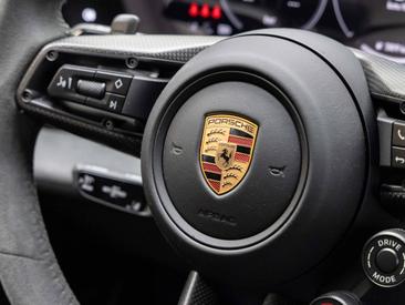Porsche Taycan ph2 GTS — photo 32