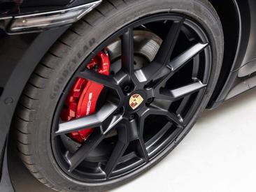 Porsche Taycan ph2 GTS — photo 34