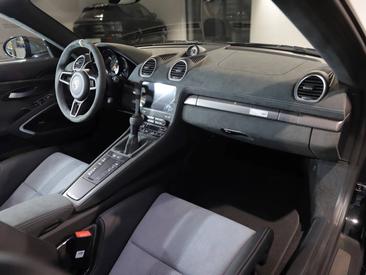 Porsche 718 type 982 Cayman GT4 RS — photo 13