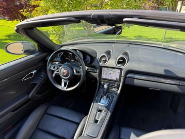 Porsche 718 Boxster S — photo 10