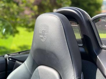 Porsche 718 Boxster S — photo 11