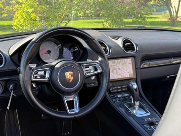 Porsche 718 Boxster S — photo 15